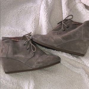 Toms wedge booties